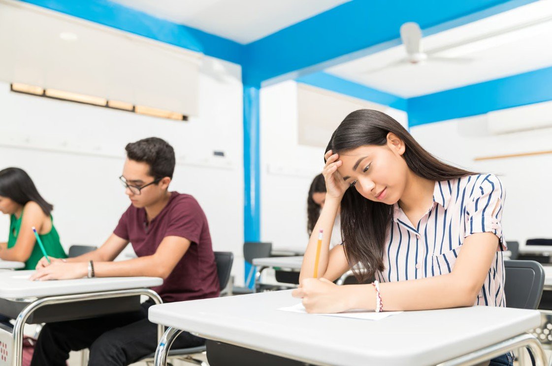Students and professionals using technology for counselling and admissions